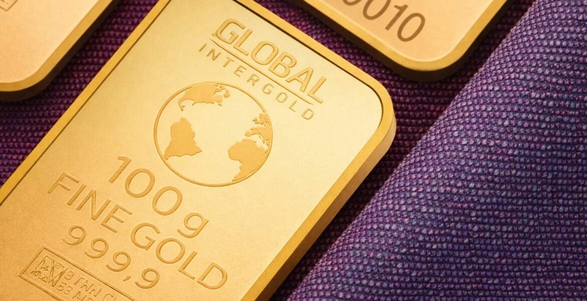 Dari Anjlok ke Melejit: Harga Emas Balik Tembus US$4.900