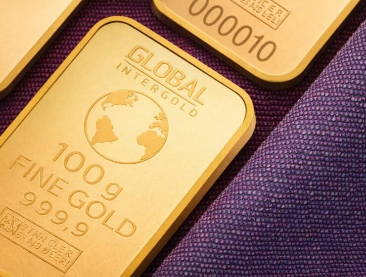 Dari Anjlok ke Melejit: Harga Emas Balik Tembus US$4.900