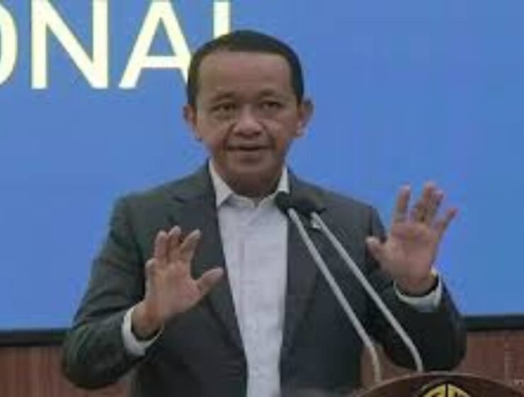 Solar Sentuh Rp30.000, Bahlil Bilang BBM Subsidi Masih Aman