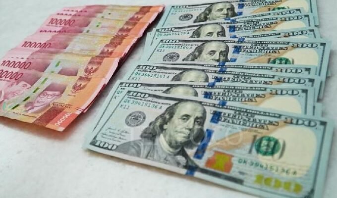 Dolar Lewati Rp17.500, Rupiah Makin Dekat ke Level Paling Kritis?