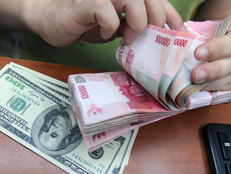 Rupiah Masih Gak Bergerak, Dolar AS Betah di Rp17.730 Pagi Ini