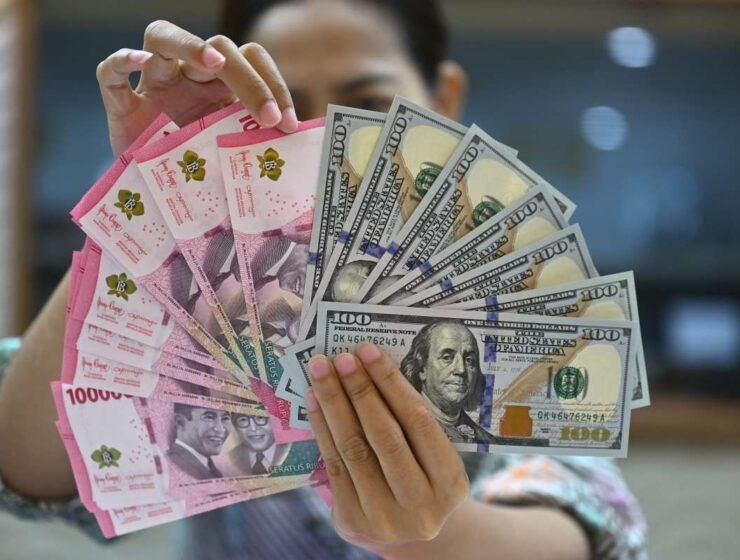 Rupiah Loyo Lagi Pagi Ini, Kurs Dolar Nyaris Sentuh Rp17.900