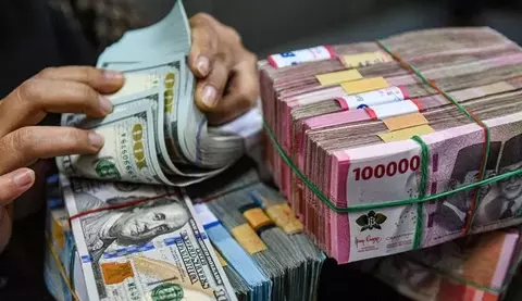 Rupiah Makin Tertekan, Dolar AS Nyaris Sentuh Rp18.200