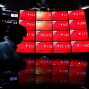 Belum Bangkit Juga, IHSG Masih Terpuruk Sampai Siang Ini