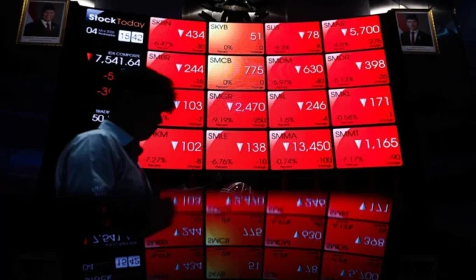 Belum Bangkit Juga, IHSG Masih Terpuruk Sampai Siang Ini