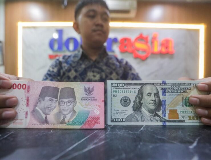 Breaking! Dolar AS Tembus Rp18.050, Rupiah Makin Tertekan